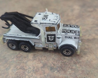 Vintage  Matchbox  1981 #9 Peterbilt Police Wrecker Tow Truck Black White