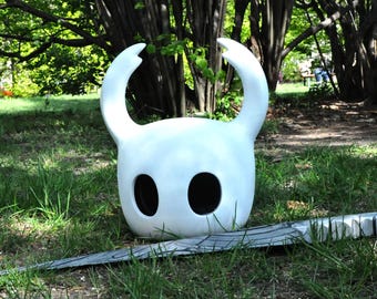 Hollow Knight Helmet – Hand-Painted Cosplay Prop Replica, Wearable Adult Size