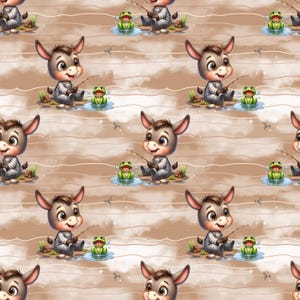 Könnte beinhalten: Ein sich wiederholendes Muster mit Cartoon-Eseln, die mit Fröschen angeln. Die Esel sind grau und tragen gestreifte Latzhosen. Die Frösche sind grün und sitzen auf Seerosenblättern. Der Hintergrund ist hellbraun mit einem Wolkenmuster.