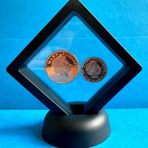 Isle of Man 2 Coins Set 1, 2 Pence Queen ELIZABETH II UNC World Coins In Frame