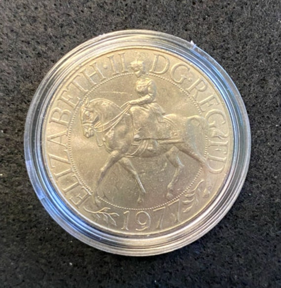 Queen Elizabeth II Commemorative Copper-nickel Coin Silver