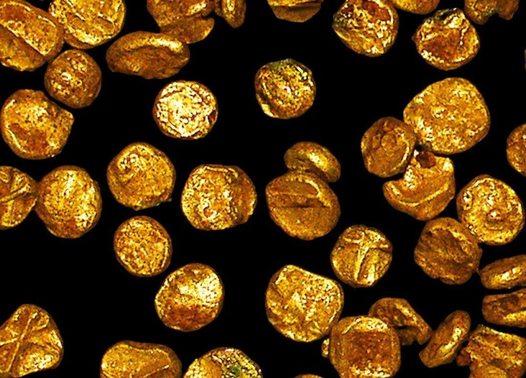 The World s Smallest Gold Coin From India Vijayanagara Empire 1336 1646 the-world-s-smallest-gold-coins-special-box-totaling-ap-drouot