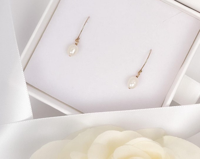 Solitaire Oval Freshwater Pearl Drop Dangle Earrings Gold Silver