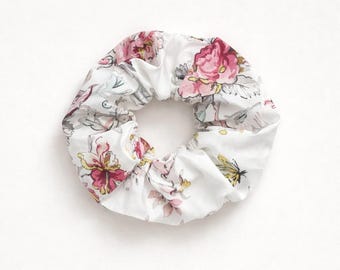 Vintage rose cotton hair scrunchie