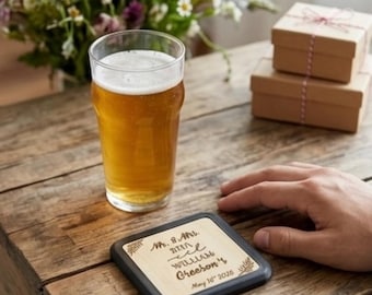 Posavasos personalizado con abridor de botellas / Madera personalizada - Decoración de bar, regalo de boda