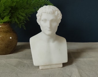 Vintage Solid White Stone Greek / Roman Poet Philosopher Bust - Home Decor / Object d'art