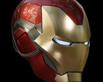 Puede incluir: Un casco rojo y dorado con una superficie texturizada y un acabado metálico. El casco tiene una visera con dos luces azules.