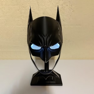 Customized Batfleck Helmet Cosplay Comics for Cosplayer Wearable Helmet 3D Printed Prop Costume Accessory Display Collectible Halloween