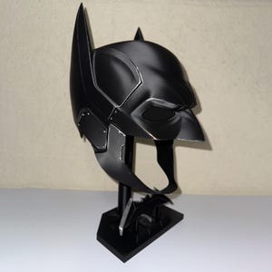 Ben Affleck Batman 3D printed wearable cosplay mask with LED lights, perfect for Halloween, cosplay events, and Batman fans. Handcrafted detailed mask, lightweight and comfortable for costume parties and fan collections. Great gift for superhero lovers.