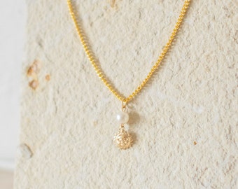 Synthetic Pearl and Gold-Filled Sun Charm Necklace / Summer Jewellery / Nature Jewellery / Unique Gift Ideas / Mother's Day Gift