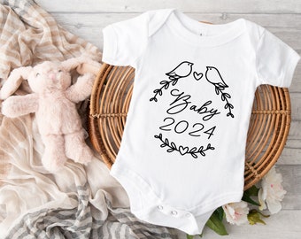 Schwangerschaft verkünden. Babybody Bodysuit. Body Geschenk. Baby Geburt Geschenk. Schwangerschaft verkünden mit Body. Baby 2024. Baby 2023