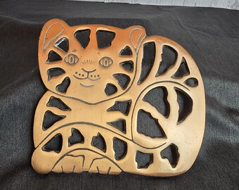 Cast Iron Bronze Colored Cat Trivet