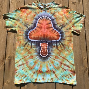 Custom Handcrafted Tie Dye T Shirt (Men&#39;s size M)