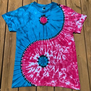 Men&#39;s size M - Handcrafted Tie Dye Yin Yang T Shirt (Men&#39;s size M)