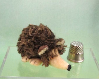 Petit hérisson - Animal en peluche miniature