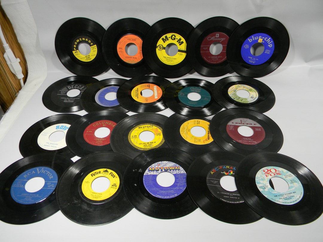 20 Random 45 RPM Records . Nonplayable , for Crafts and Upscaling - Etsy