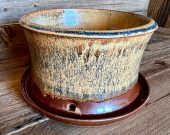 Pottery Planter Pot with Drainage Holes & Attached Plate