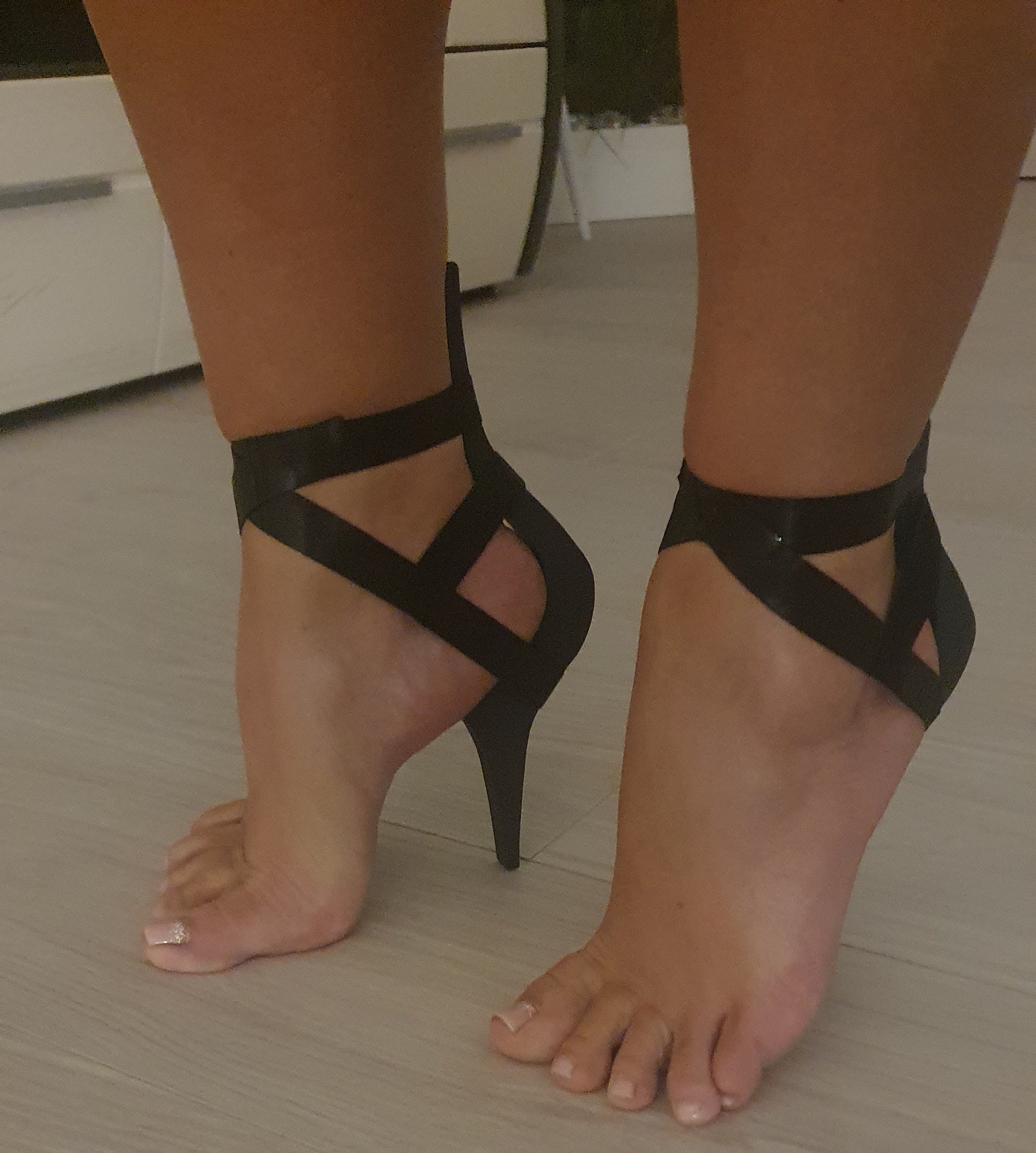 Fuss fetisch high heels