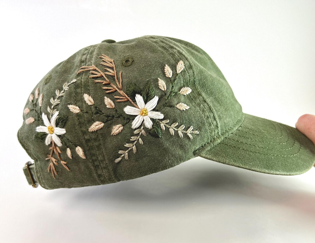 さらに100円引き◆MARITHE◆DAISY X MARITHE FLOWER BALL CAP DAISY X MARITHE FLOWER BALL CAP ivory - 데이지신드롬