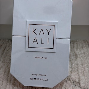 Kayali vanilla 28 - Etsy 日本