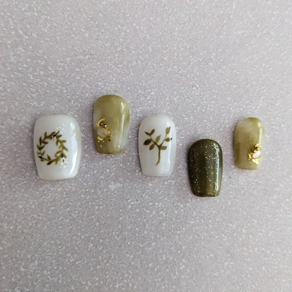 Cottage Core Leaf Wreath Press On Nails | Lord of the Rings Inspired Nails | Green Nails | Gold Foil Nails | Shell Nails