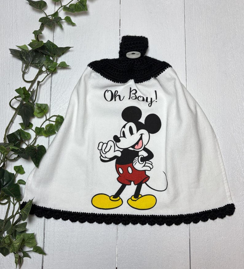 Toalla de cocina de Mickey Mouse: Disney, parte superior de crochet, toalla para colgar, doble propósito, borde inferior festoneado imagen 3