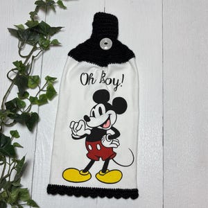 Toalla de cocina de Mickey Mouse: Disney, parte superior de crochet, toalla para colgar, doble propósito, borde inferior festoneado imagen 1
