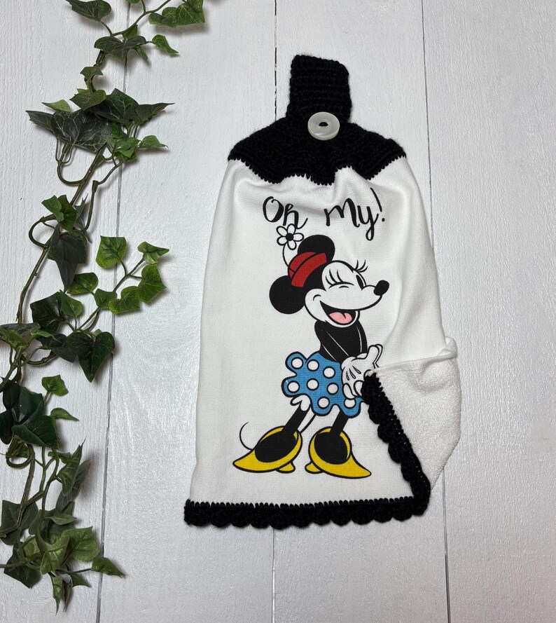 Minnie Mouse Hanging Towel: crochet top, Disney decor image 2