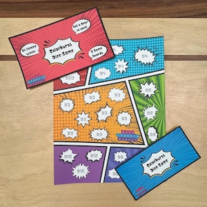 Może przedstawiać: Kolorowa gra planszowa z grafiką w stylu komiksowym. Gra nosi tytuł "Colorburst Dice Game" i zawiera plansze i karty z notacjami kostek. Plansze do gry podzielone są na sekcje w kolorach czerwonym, niebieskim, zielonym, pomarańczowym i fioletowym.