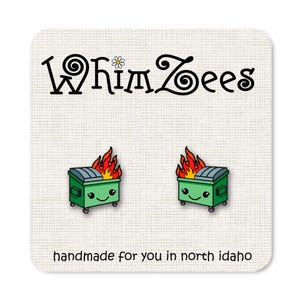 Pendientes de basurero kawaii / Pendientes de botón divertidos / Lindos / Ideas de regalos de broma / Esto está bien / Meme divertido / Basurero kawaii / W80
