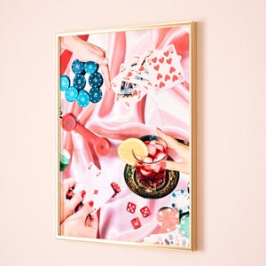 Frauen-Pokernachtkarten & Getränke in Pink, Digitaldruck, trendige Girly Wandkunst, Adrettes Retro-Vibe-Bar-Warenposter, flippiges großes druckbares Dekor