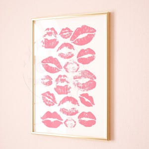 Pink Kiss Mark digitale print, Kisses Aesthetic afdrukbare poster, preppy retro barwagen kunst aan de muur, universiteitsappartement