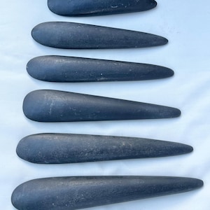 Authentic Black Lighting Stone / Piedra de Rayo