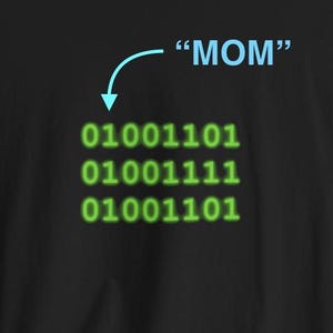 Binary Code &quot;MOM&quot; T-Shirt