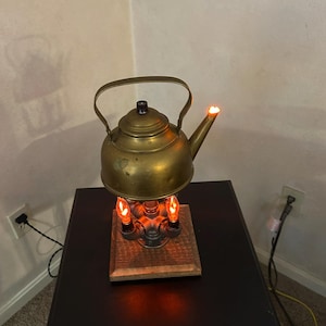 Handcrafted Antique Copper Tea Kettle Lamp – Industrial Steampunk Accent Light with Flicker Flame Bulbs