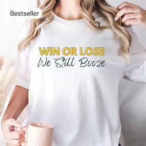 Jolie chemise Green Bay Packers pour femme | Cadeau t-shirt Packers | T-shirt de football pour le jour du match des Packers de Green Bay | chemise vintage Packers à boire