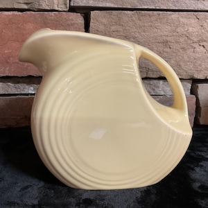 Vintage FIESTA WARE Pale Yellow Large Water Pitcher Art Deco USA