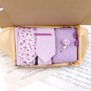 Lilac Garden Sock and Tie Grooms Set