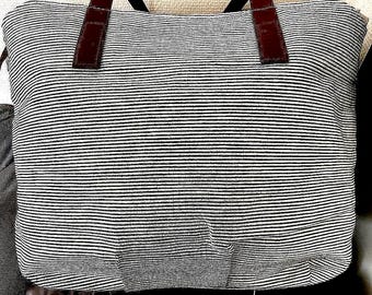 Sac fourre-tout rayé pour ordinateur, XXXL extra large, argent-noir, léger — Qualité Moshi Premium