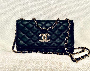 シャネル クラシック フラップ – 中古・修復済み – ブラックレザー – ゴールドCC – 個人バッグコレクションより