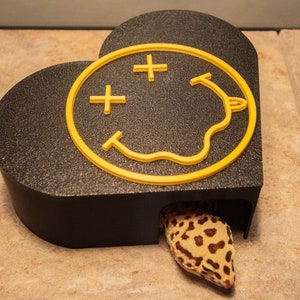 Heart Shaped Box Band Reptile Hide