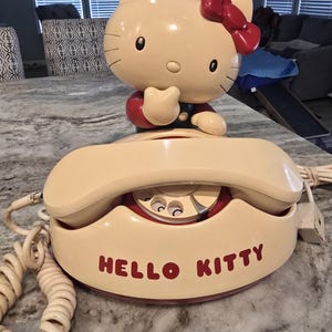 1976 Hellow Kitty - Etsy
