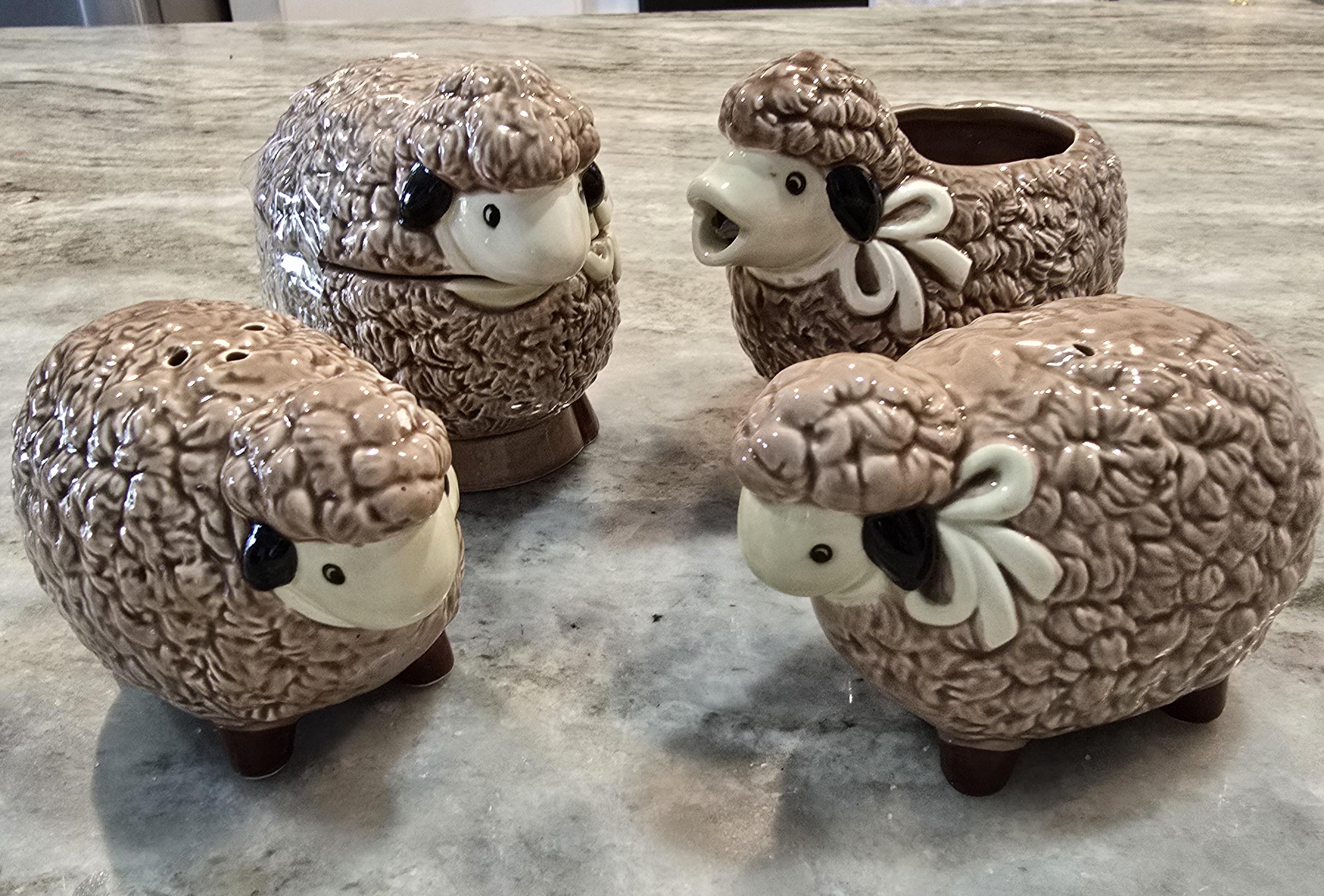 【プップ さま】* antique sheep ✵ * 鈴をつけた小さな 羊さん プップ さま】* antique sheep ✵ * 鈴をつけた小さな 羊さん