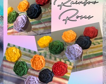 Scatola Arcobaleno Da 6 O 12 Rose. Regalo per la festa della mamma. Fondo in cioccolato bianco, colori arcobaleno in cima. Confezione regalo a pois nera e dorata. Regalo per lei!