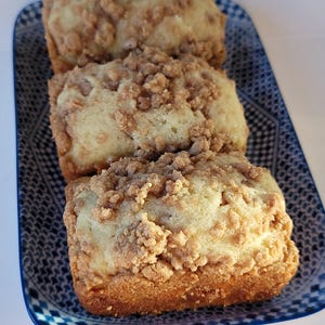 8 Mini Cinnamon Crumb Cakes