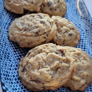 18 Chocolate Chip Cookies