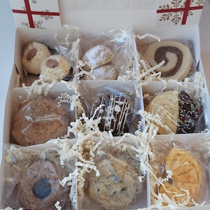 18 Assorted Homemade Christmas Cookies