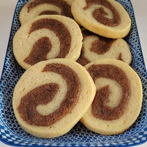 18 Assorted Homemade Cookies image 8