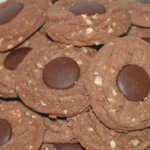 18 Assorted Homemade Cookies image 4