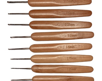 Crochet hooks set 8 pieces. - 1.00mm - 1.25mm - 1.50mm - 1.75mm - 2.00mm - 2.25mm - 2.50mm - 2.75mm